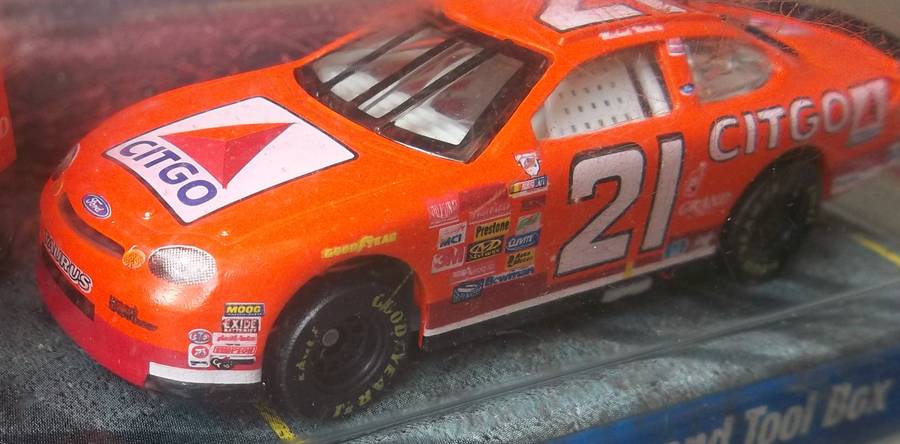 HOT Wheels Ford Taurus & Tool box NASCAR 1998 Rubber Tyres Matchbox Scale Model HOTWHEELS