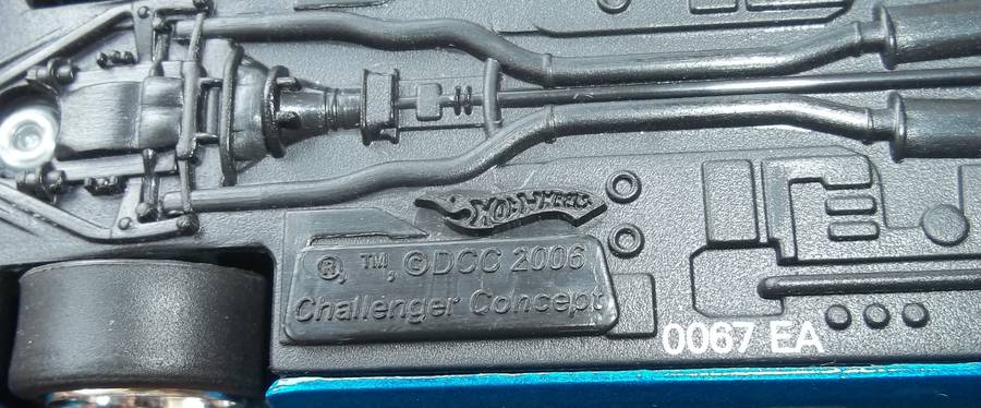 Hot Wheels 1/43 LARGER Scale Challenger Concept RUBBER TYRES Detail Interior Hotwheels MATCHBOX