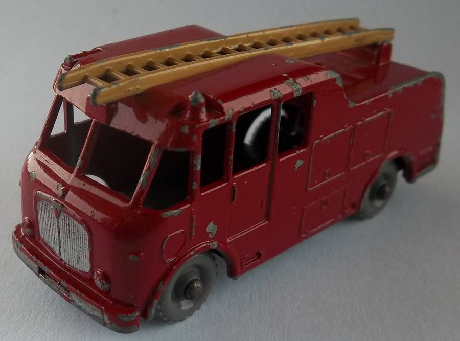 MATCHBOX Lesney 1-75 Series Regular Wheels MOKO  #9 Merryweather Marquis Series III Fire Engine GREY