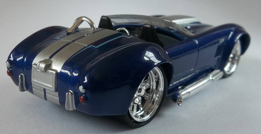 Hot Wheels 1/43 LARGER Scale 1965 Ford Shelby Cobra RUBBER TYRES  Detail Interior Hotwheels MATCHBOX