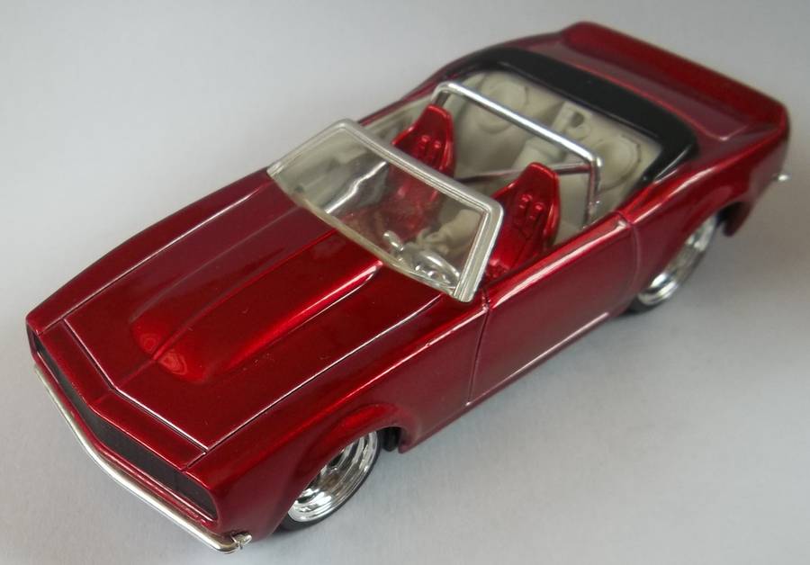 Hot Wheels 1/43 LARGER Scale '68 Chevrolet Camaro RUBBER TYRES  Detail Interior Hotwheels MATCHBOX