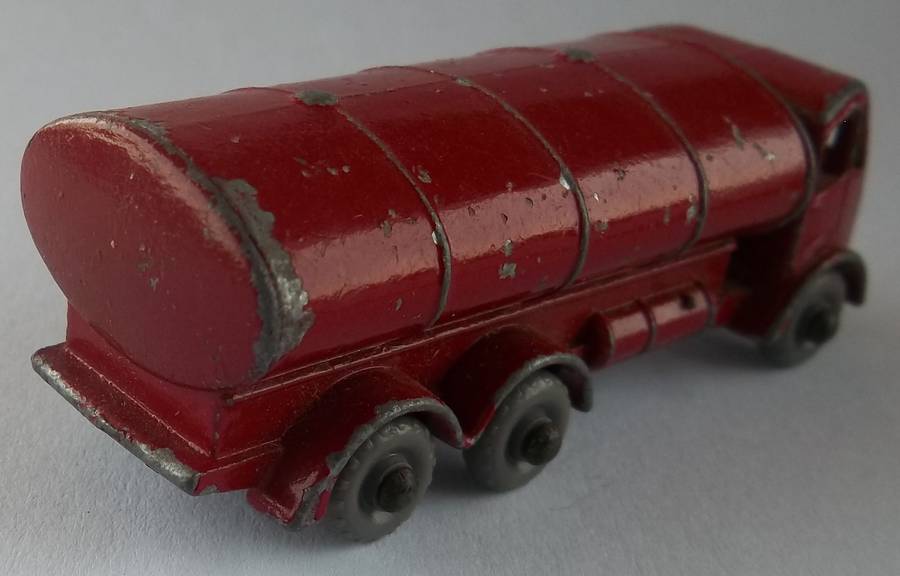 MATCHBOX Lesney 1-75 Series Regular Wheels MOKO  #11 Esso Petrol Tanker GREY PLASTIC WHEELS