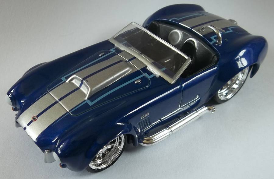 Hot Wheels 1/43 LARGER Scale 1965 Ford Shelby Cobra RUBBER TYRES  Detail Interior Hotwheels MATCHBOX