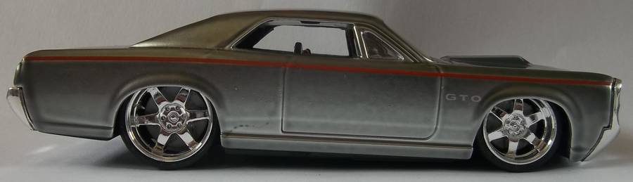 Hot Wheels 1/43 LARGER Scale Pontiac GTO NITROUS RUBBER TYRES  Detail Interior Hotwheels MATCHBOX