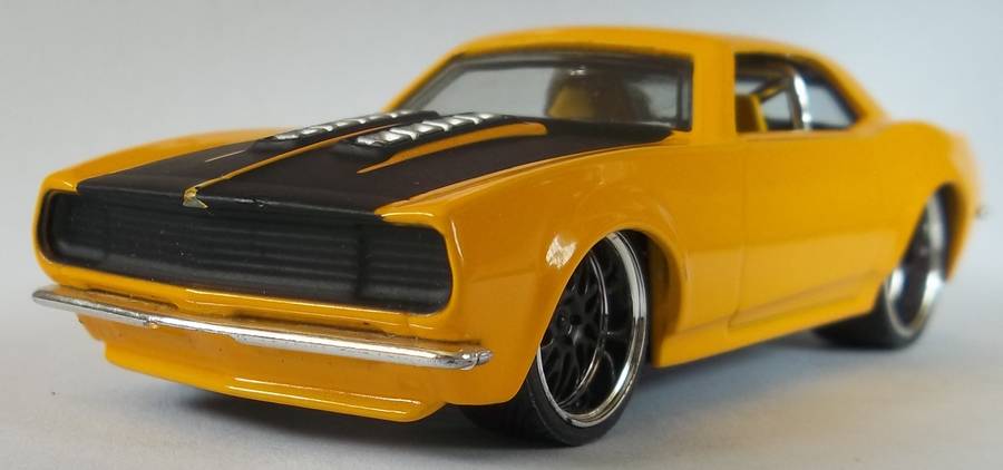 Hot Wheels 1/43 LARGER Scale 1968 Chevrolet Camaro RUBBER TYRES + TREAD Detail Interior Hotwheels