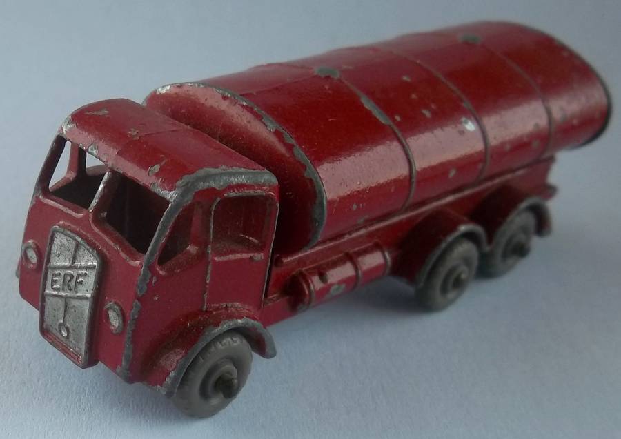 MATCHBOX Lesney 1-75 Series Regular Wheels MOKO  #11 Esso Petrol Tanker GREY PLASTIC WHEELS
