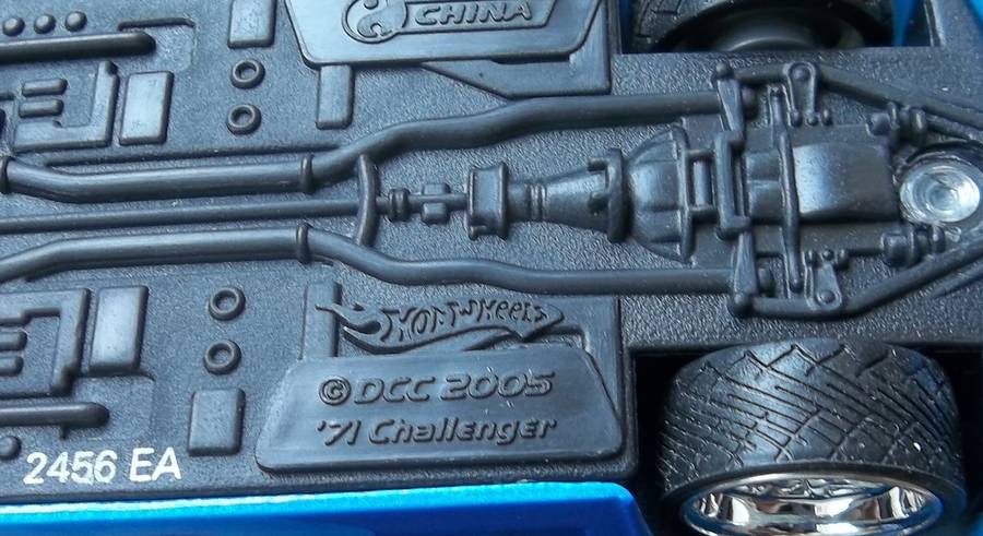 Hot Wheels 1/43 LARGER Scale 1971 Challenger RUBBER TYRES + TREAD Detail Interior 6 photos Hotwheels