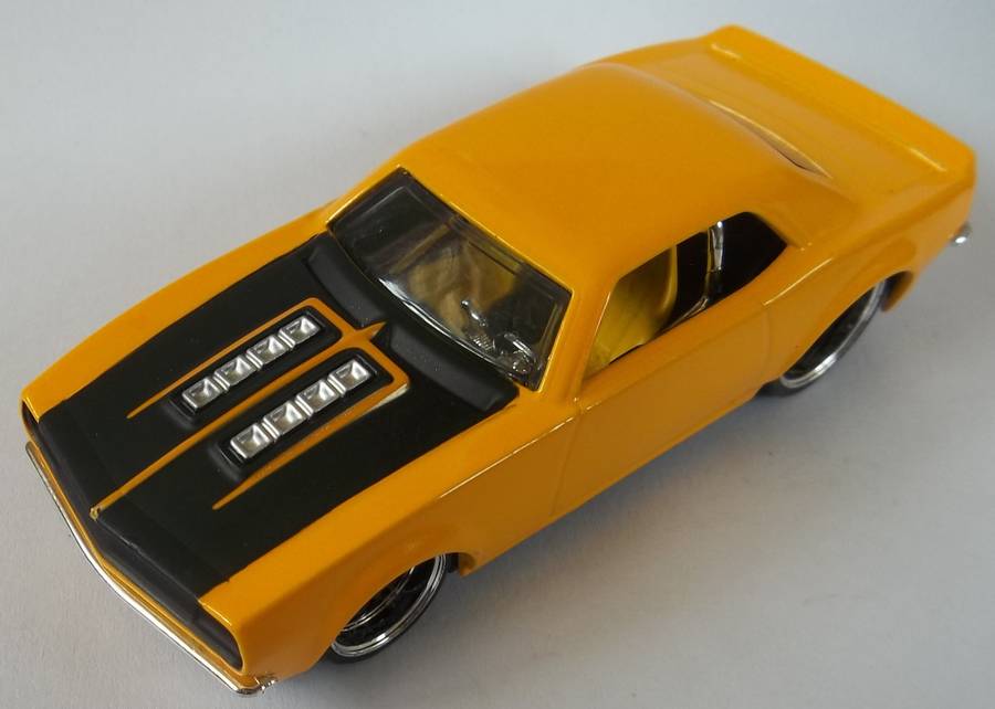 Hot Wheels 1/43 LARGER Scale 1968 Chevrolet Camaro RUBBER TYRES + TREAD Detail Interior Hotwheels