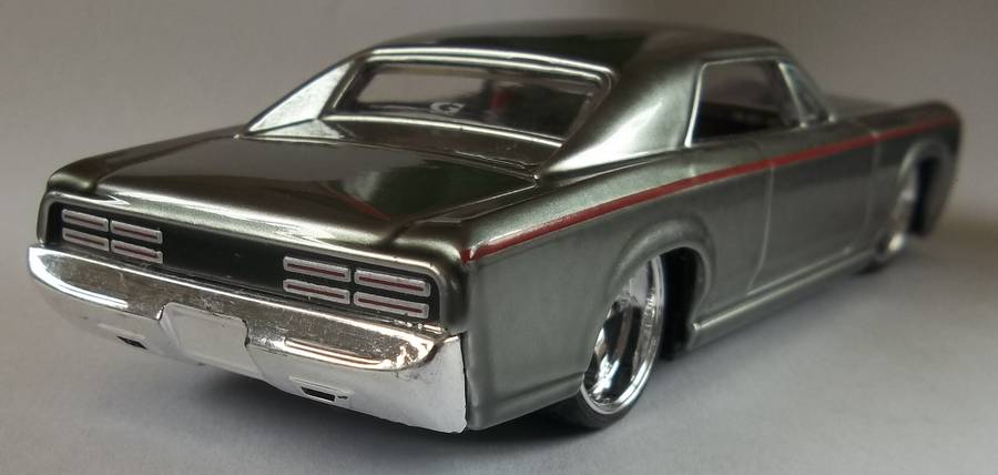 Hot Wheels 1/43 LARGER Scale Pontiac GTO NITROUS RUBBER TYRES  Detail Interior Hotwheels MATCHBOX