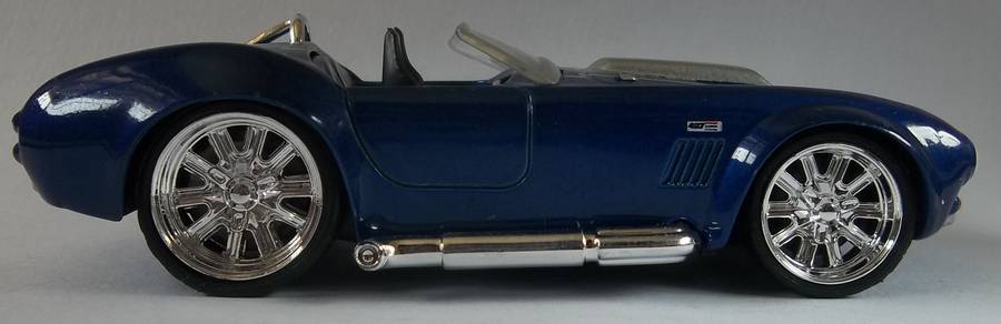 Hot Wheels 1/43 LARGER Scale 1965 Ford Shelby Cobra RUBBER TYRES  Detail Interior Hotwheels MATCHBOX