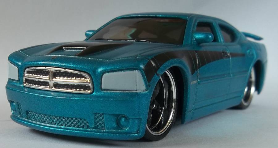 Hot Wheels 1/43 LARGER Scale Dodge Charger SRT8 RUBBER TYRES + TREAD Detail Interior Hotwheels