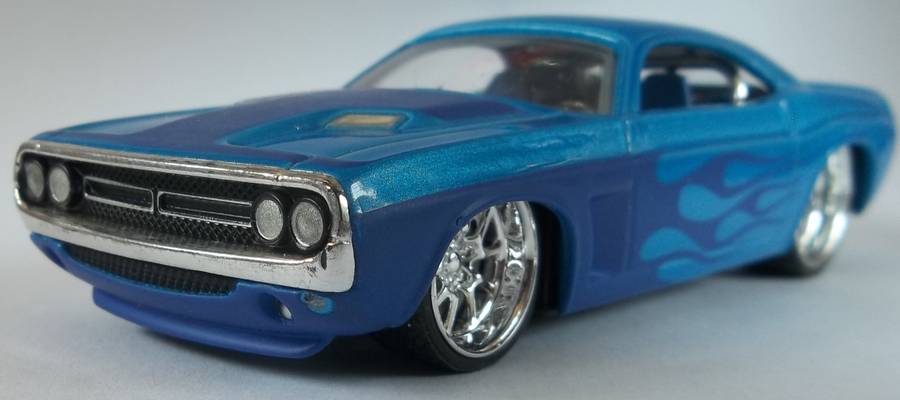 Hot Wheels 1/43 LARGER Scale 1971 Challenger RUBBER TYRES + TREAD Detail Interior 6 photos Hotwheels
