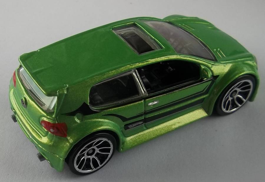 Hot Wheels Volkswagen Golg GTi HOTWHEELS Like Matchbox scale Post 2010