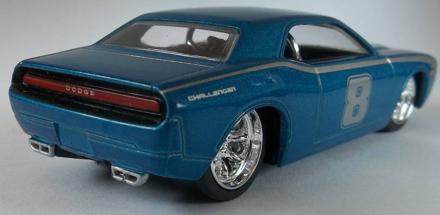 Hot Wheels 1/43 LARGER Scale Challenger Concept RUBBER TYRES Detail Interior Hotwheels MATCHBOX