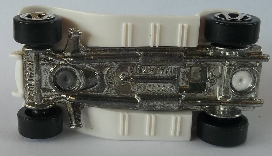 Hot Wheels Hooligan made in 2000 Matchbox scale Model Car HOTWHEELS