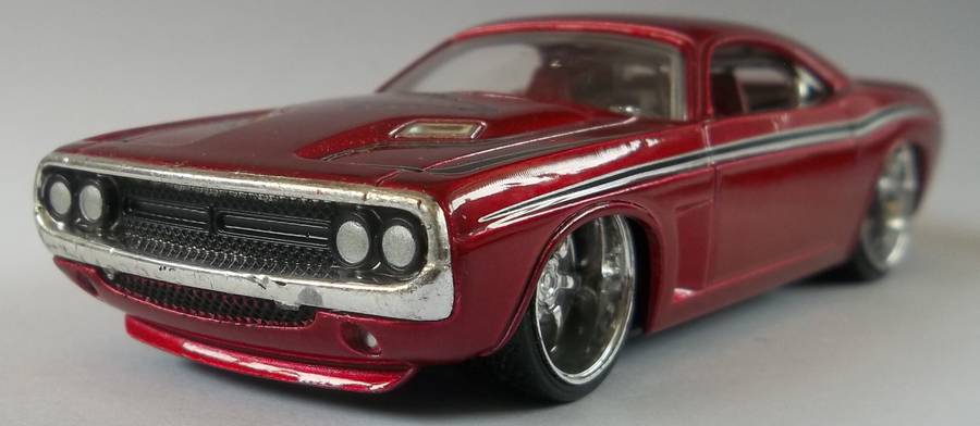 Hot Wheels 1/43 LARGER Scale 1971 Dodge Challenger RUBBER TYRE Detailed Engine Hotwheels MATCHBOX