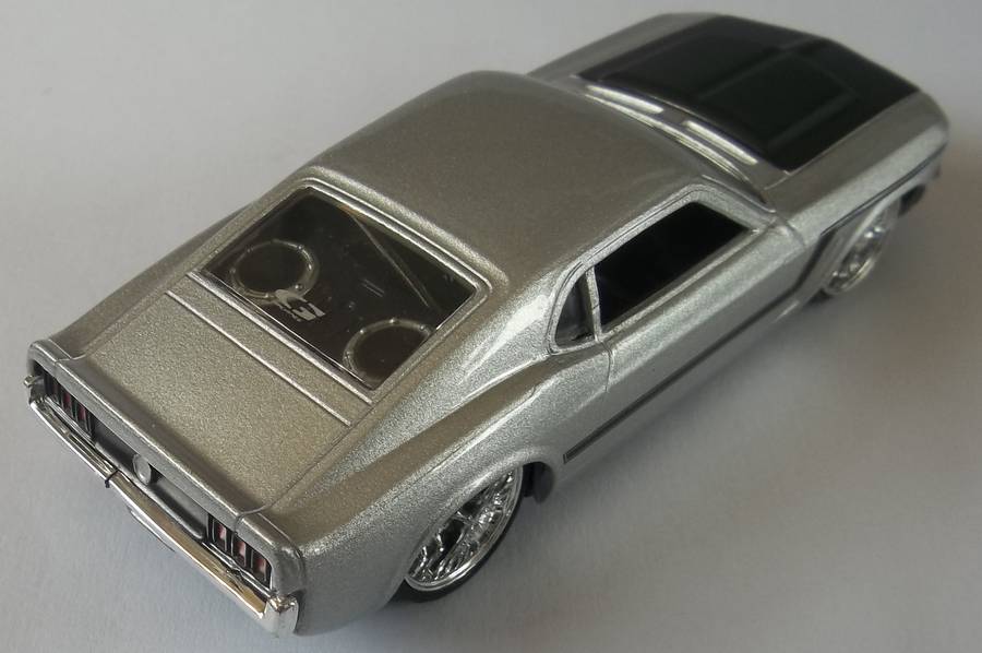 Hot Wheels 1/43 LARGER Scale 1970 Ford Mustang RUBBER TYRE Detailed Hotwheels MATCHBOX
