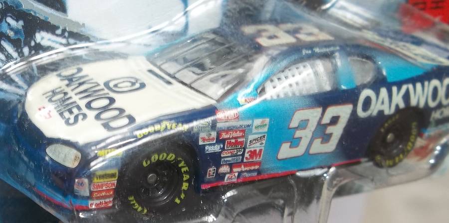 Hot Wheels DELUXE Racing Chevrolet Monte Carlo NASCAR HOTWHEELS MATCHBOX SCALE