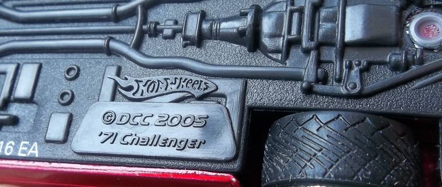 Hot Wheels 1/43 LARGER Scale 1971 Dodge Challenger RUBBER TYRE Detailed Engine Hotwheels MATCHBOX