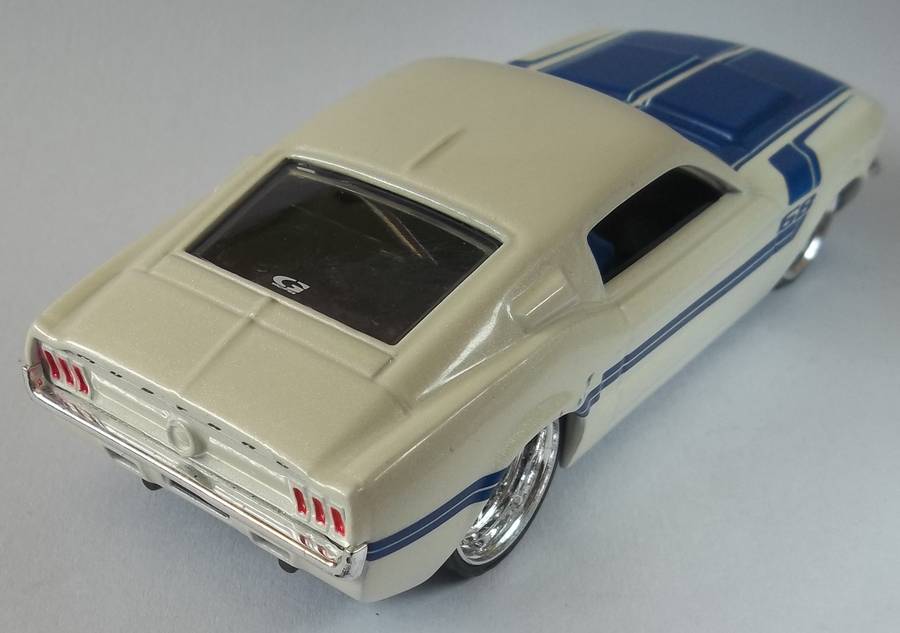 Hot Wheels 1/43 LARGER Scale '68 Ford Mustang RUBBER TYRES  Detail Interior Hotwheels MATCHBOX