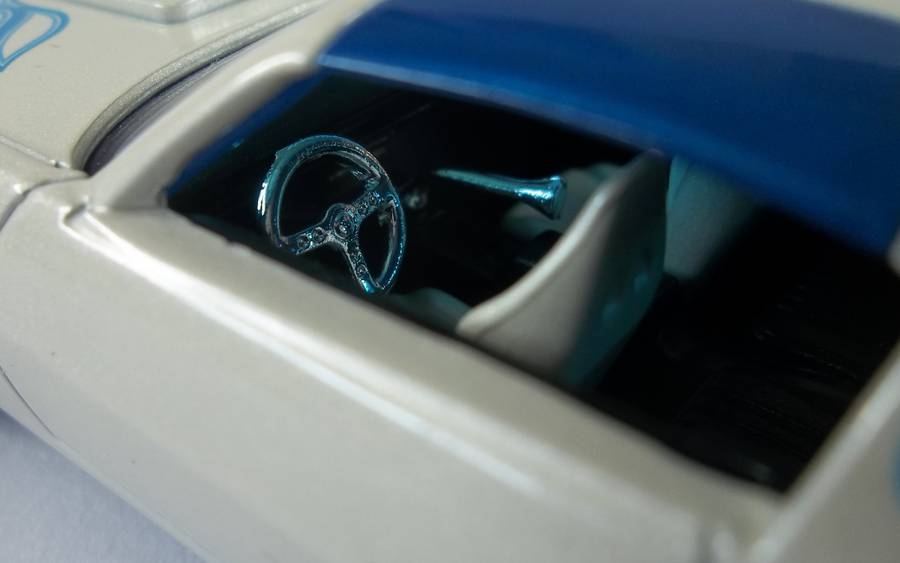 Hot Wheels 1/43 LARGER 1978 Pontiac Trans Am RUBBER TYRES  Detailed Interior Hotwheels MATCHBOX