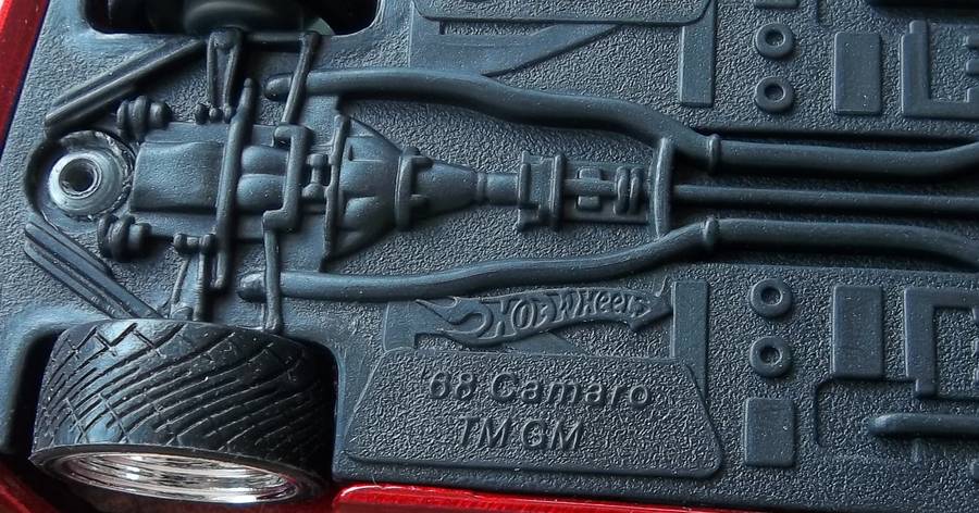 Hot Wheels 1/43 LARGER Scale '68 Chevrolet Camaro RUBBER TYRES  Detail Interior Hotwheels MATCHBOX