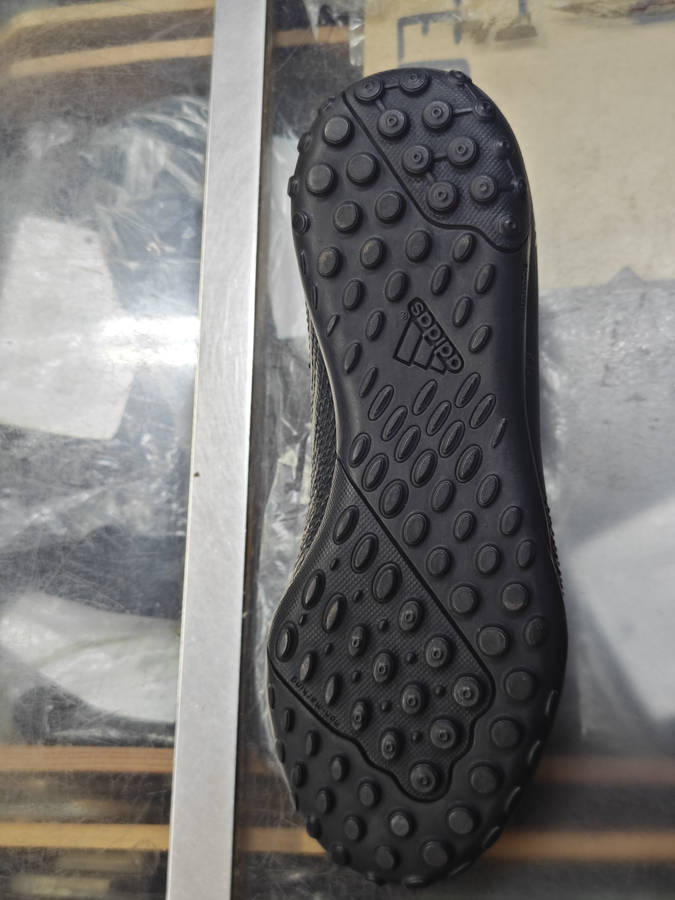 ADIDAS PREDATOR JUNIOR INDOOR BOOT SIZE 2