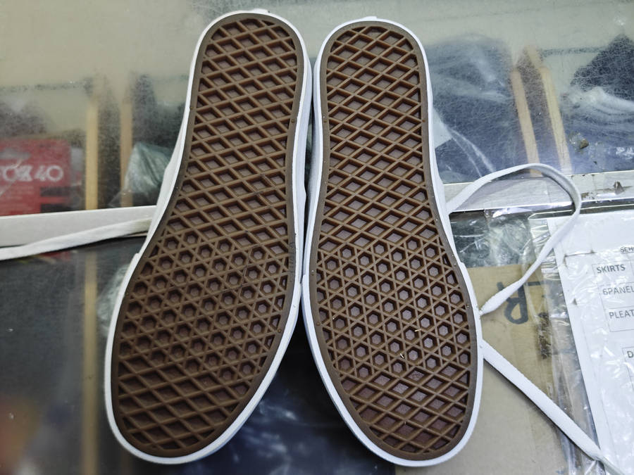 VANS AUTHENTIC GREY SNEAKERS SIZE 5 (SEE PICS)
