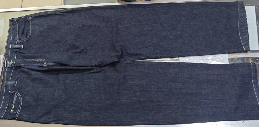 VENTINI BLACK DENIM JEANS (SIZE 42)