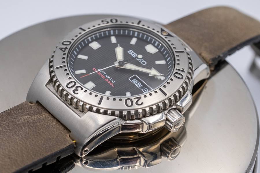 Seiko SKXA49 `Black Knight`