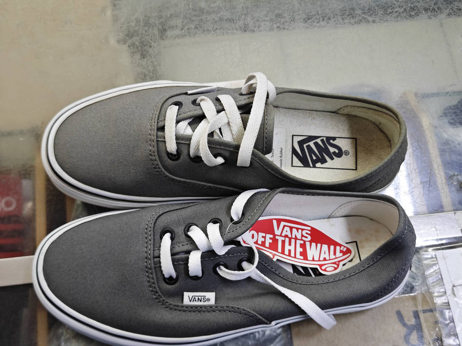 VANS AUTHENTIC GREY SNEAKERS SIZE 5 (SEE PICS)