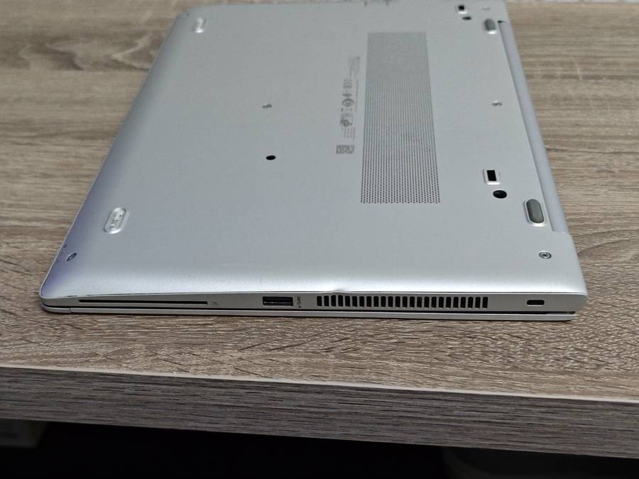 HP EliteBook 840 G5 8TH Gen i7-8650/ 16GB RAM/ 256GB SSD/ LTE / Backlit Keyboard/ Original Charger