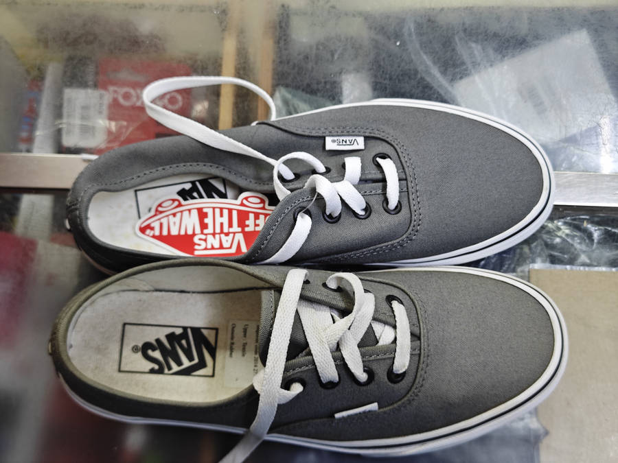 VANS AUTHENTIC GREY SNEAKERS SIZE 5 (SEE PICS)