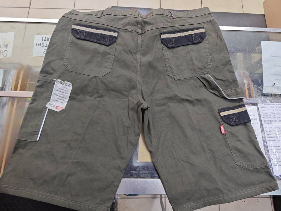 JONSSON OLIVE CARGO SHORTS