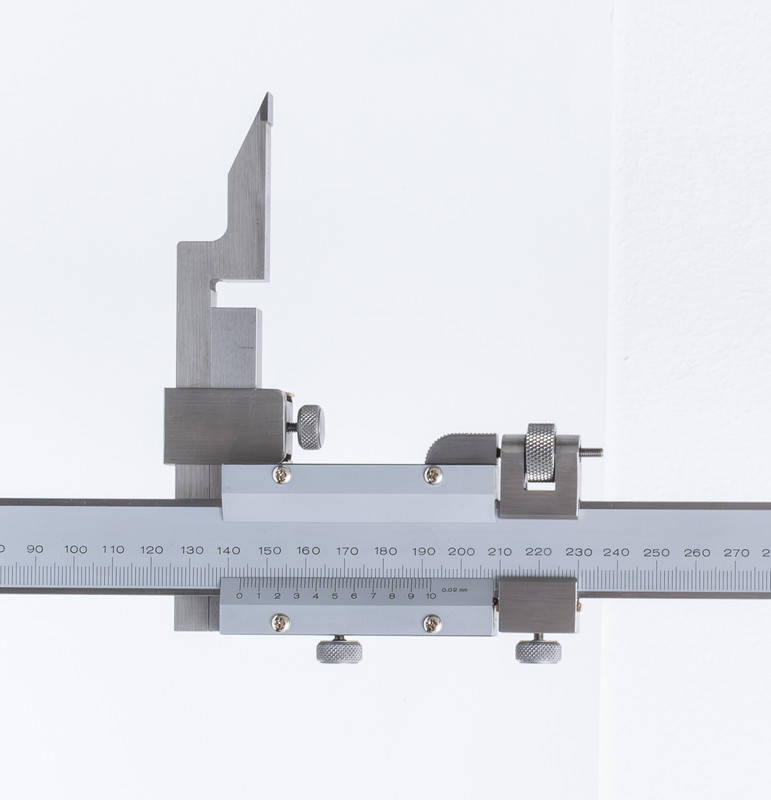 Mitutoyo No. 508-210 450mm 0.02mm Vernier Height Gauge *MINT IN THE BOX*
