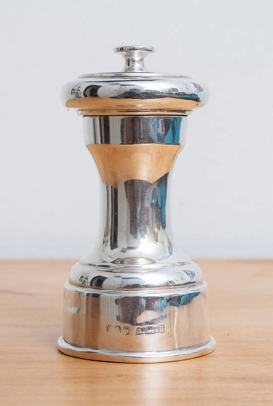 1932 Hukin & Heath English Sterling Silver Pepper Grinder Mill