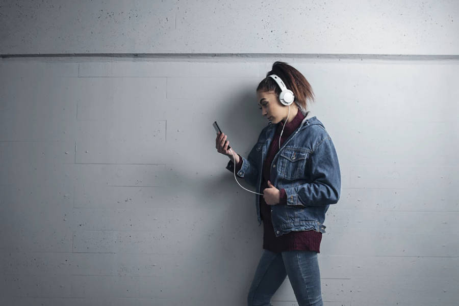 Philips Wired Headphones with mic SHL3075