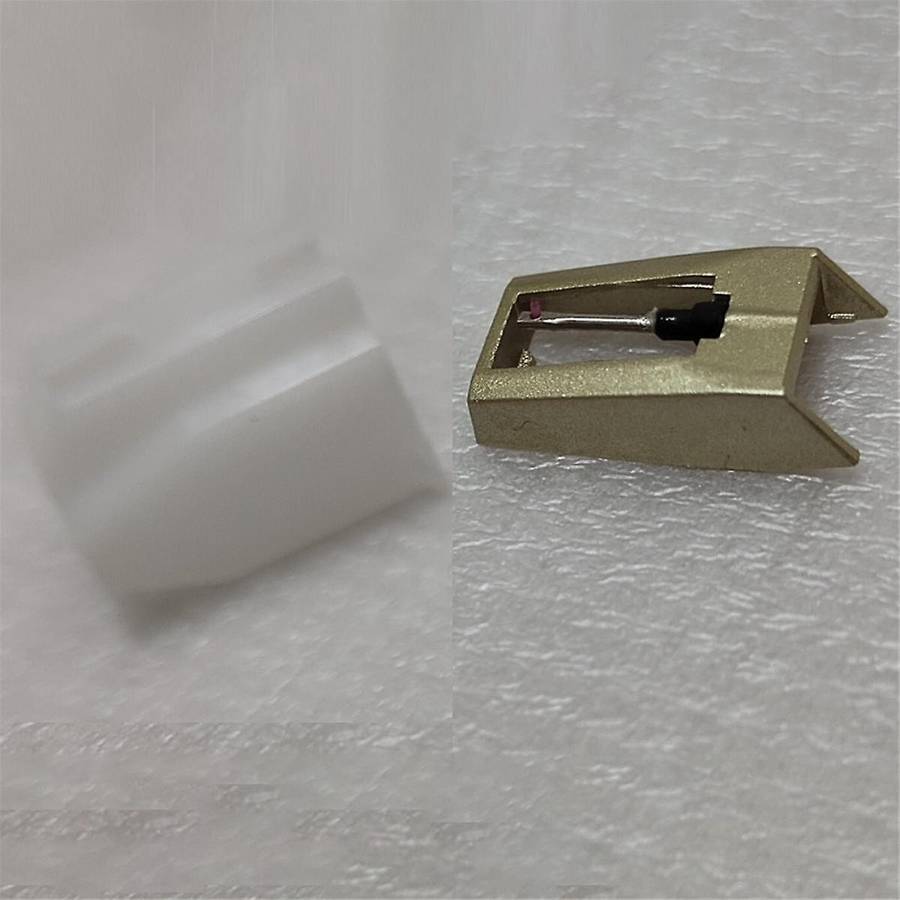 4Pcs Replacement Stylus Vinyl Record Player Needles Diamond Turntable Stylus with a Stylus Cleaning