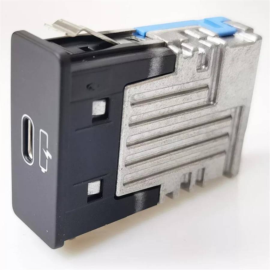 84108711940 for X1 X2 X3 X4 X5 X6 X7 USB Plug Socket Charger Interface 84 10 8 711 940