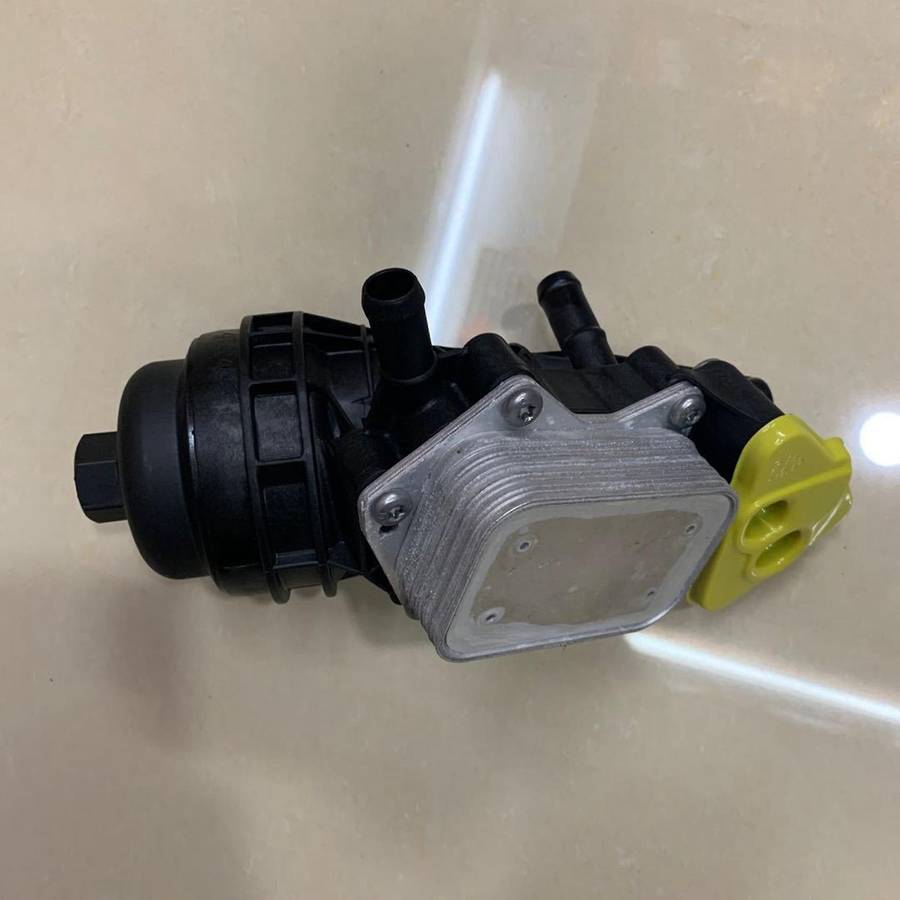 Oil Filter Housing with Cooler 2701800810 2701800500 2701800610 for Cla 160 180 200 220 250
