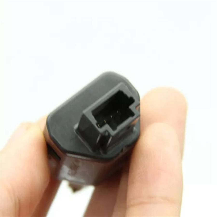 Car Brake Light Switch Brake Lamp Switch for Y 1044681-00-B Accessories