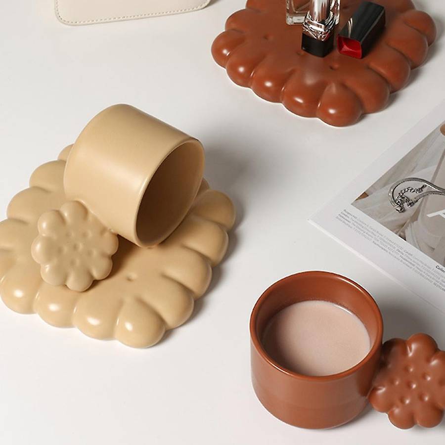Creative Cute Biscuit Ceramic Coffee Cup Set (brown)