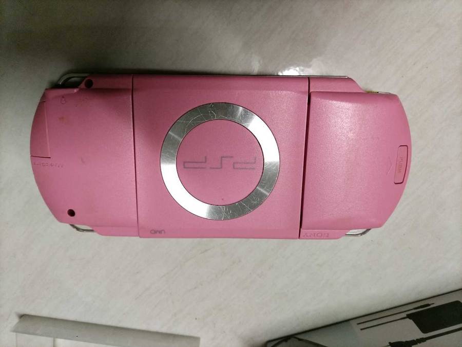 Pink limited edition psp 1000 console