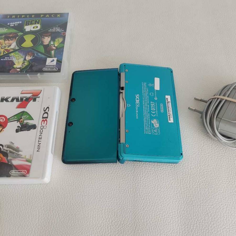 Nintendo 3ds European region  console with games