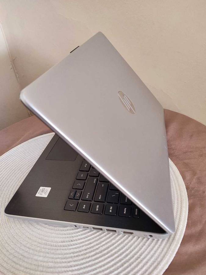 HP Notebook 14s 512SSD, 8GB RAM, Windows 11 Pro LAPTOP
