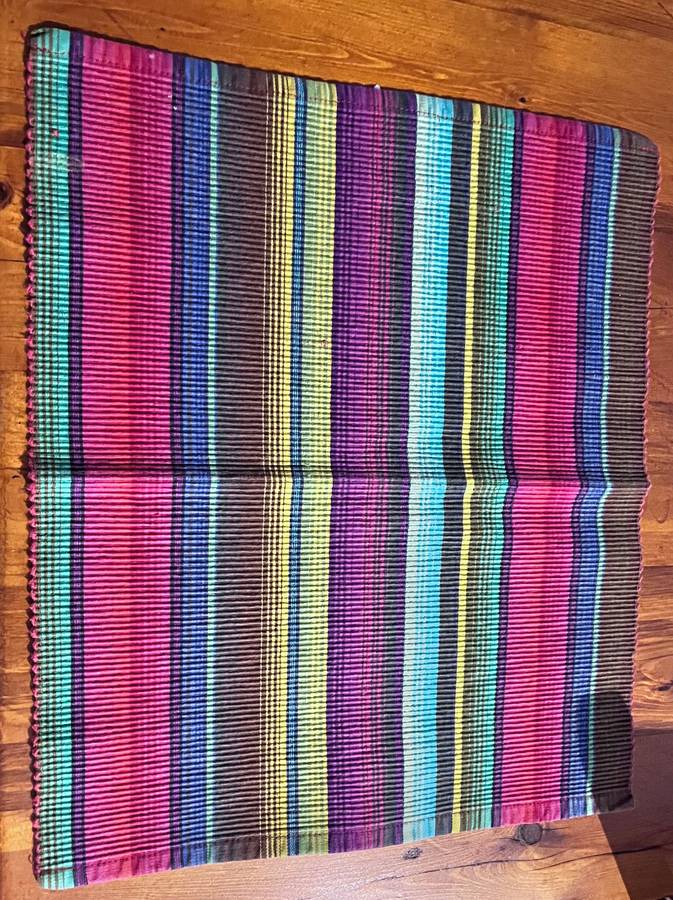 100% cotton table set: 8 mats and runner