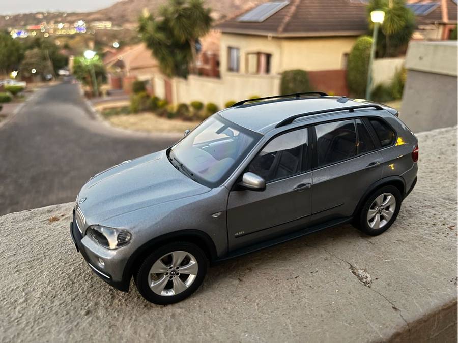 2007 BMW X5 E70 4.8i 1/18 Diecast Model