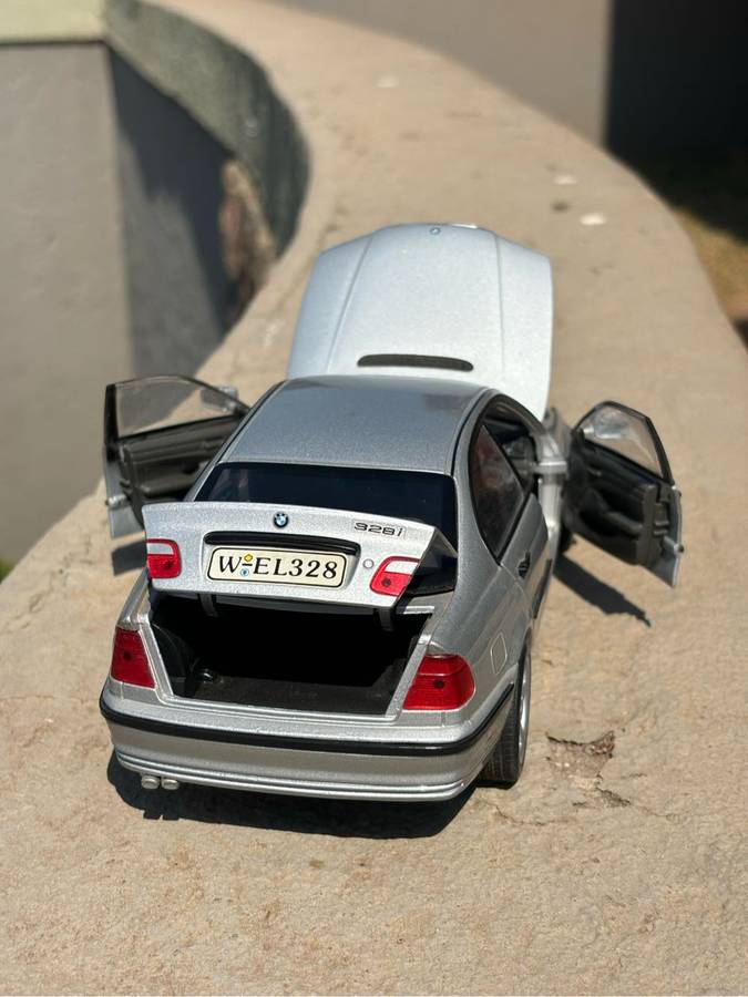 1998 BMW 328i E46 1/18 Silver Diecast model