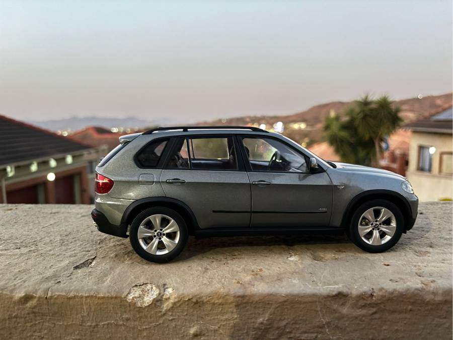 2007 BMW X5 E70 4.8i 1/18 Diecast Model