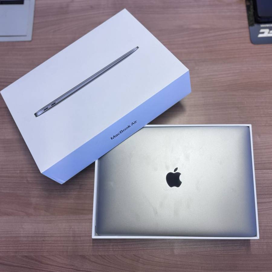 MacBook Air 13-inch | Apple M1 chip | 256GB - Space Grey-